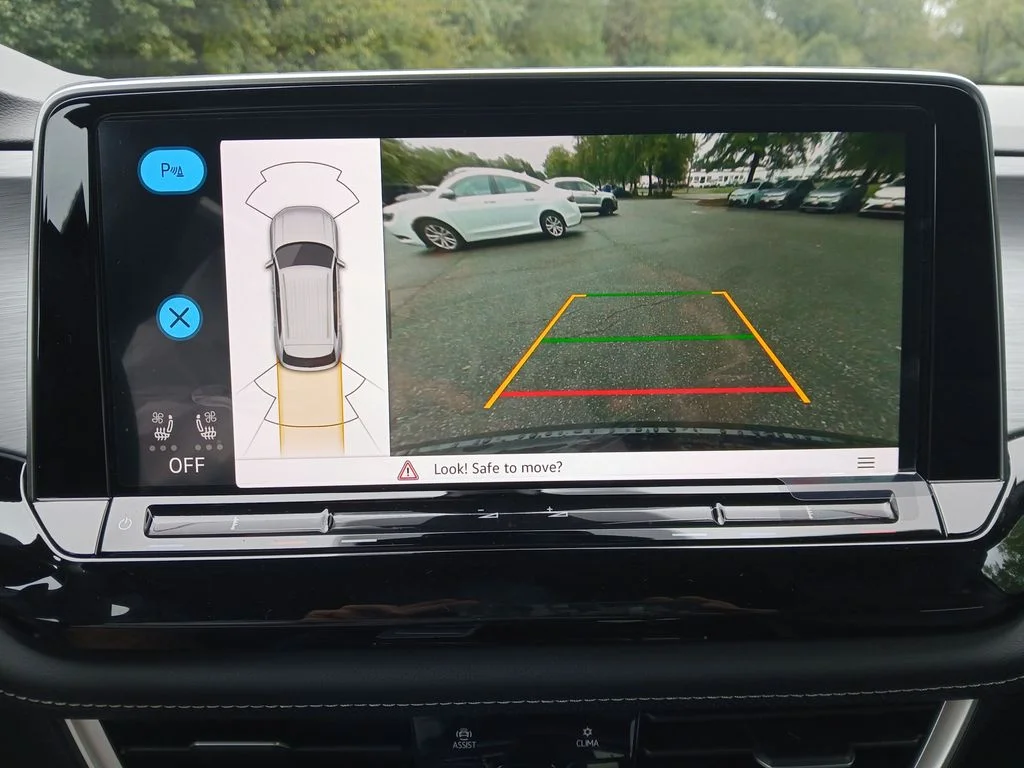 New 2026 Black Volkswagen SE w/Technology image 19