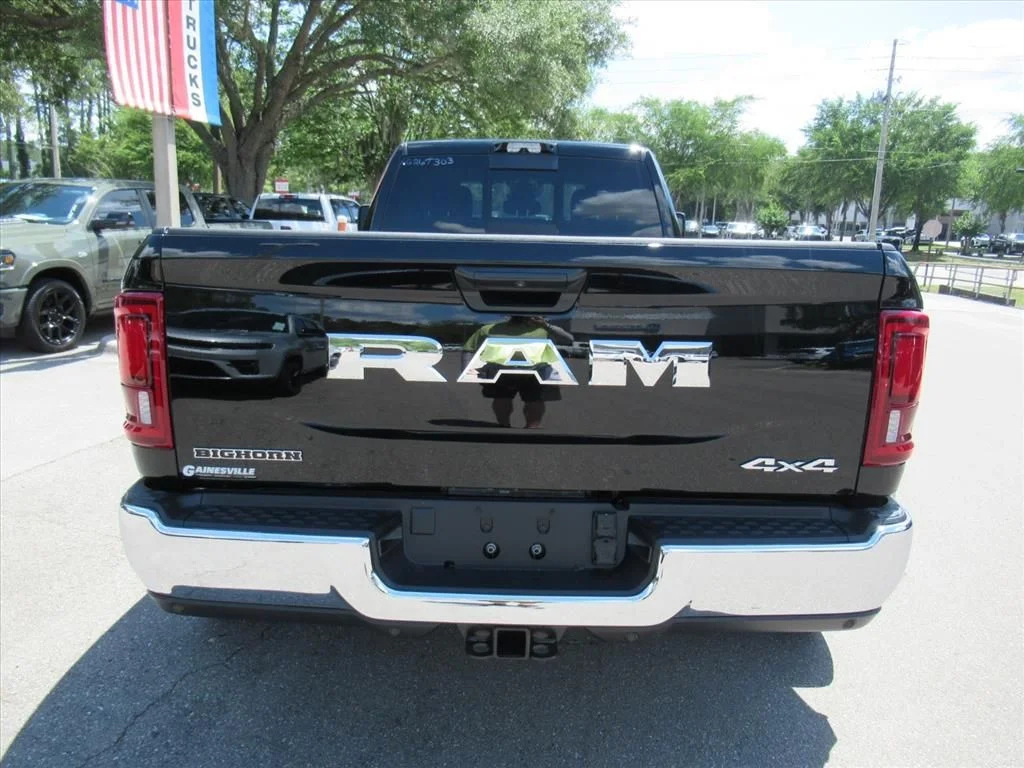 New 2026 Diamond Black Crystal Pearl-Coat Exterior Paint RAM Big Horn image 6