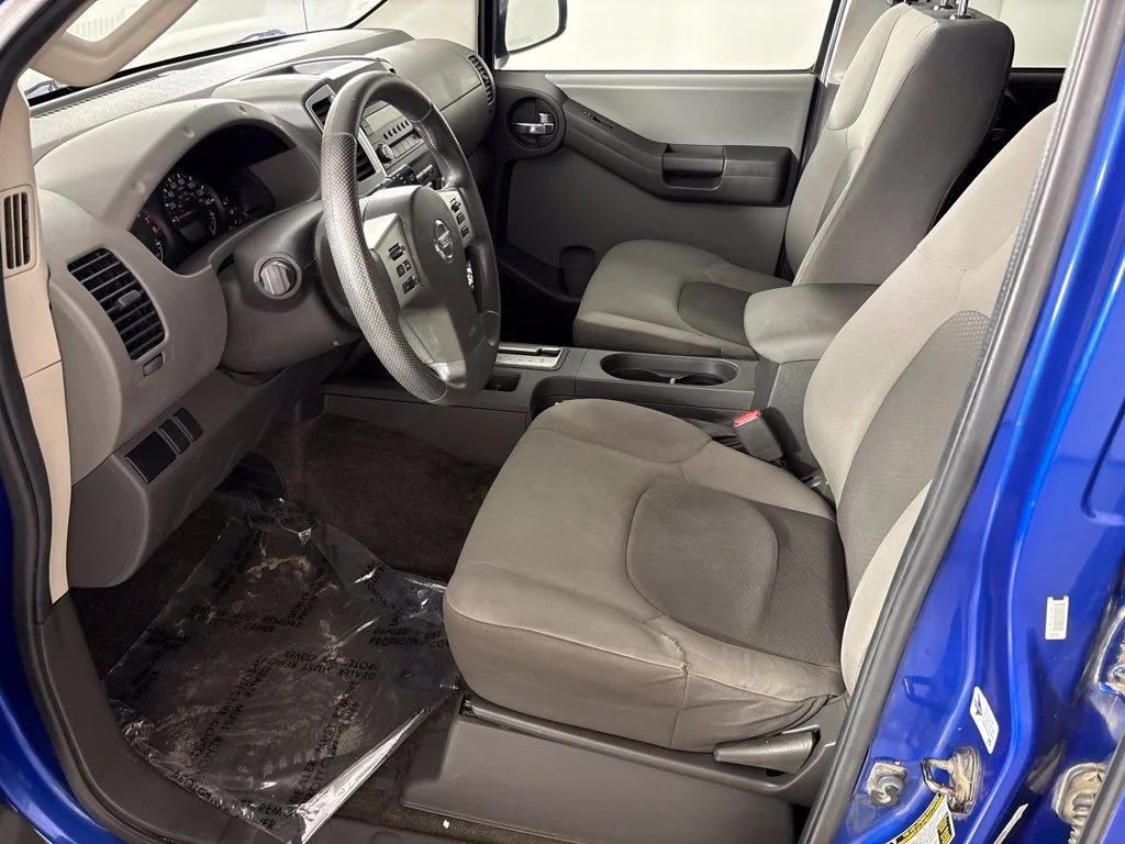 Used 2014 Blue Nissan X image 24