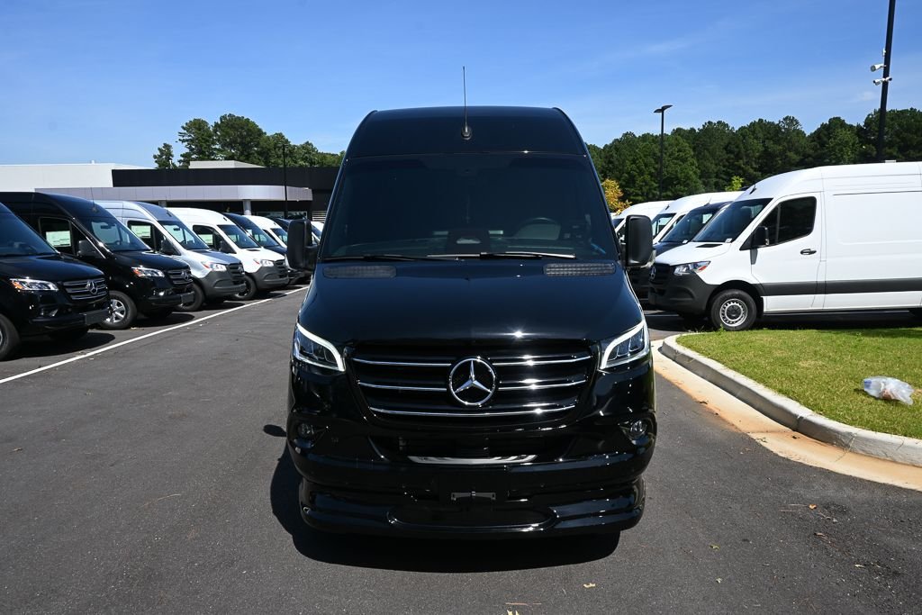 Used 2025 Black OG Luxury Coach VCB10OB image 31