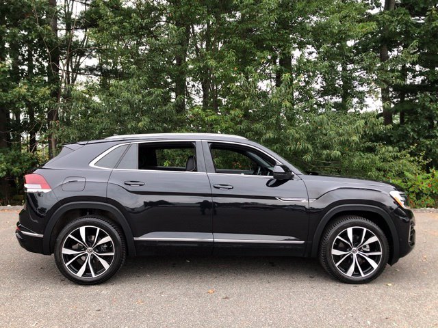 Used 2024 Deep Black Volkswagen 2.0T SEL Premium R-Line image 2
