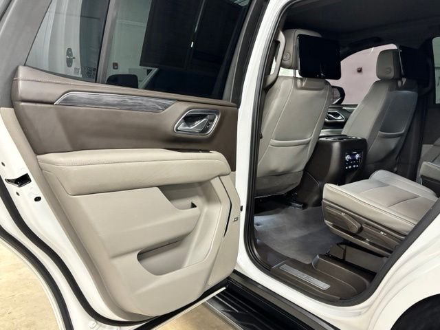Used 2021 White GMC SLT image 19