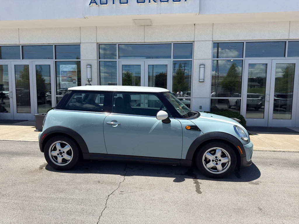 Used 2011 MINI Cooper Base with VIN WMWSU3C52BT182692 for sale in Lexington, KY