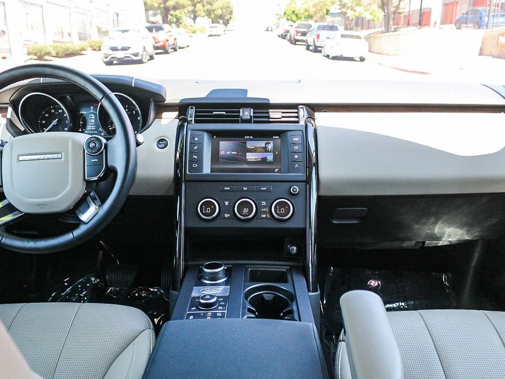 Used 2017 Brown Land Rover SE image 14