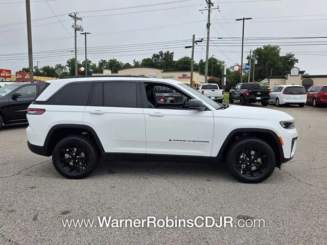 New 2026 Bright White Clear-Coat Exterior Paint Jeep  image 14