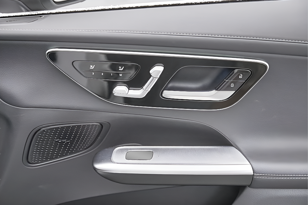 2024 Mercedes-Benz GLC GLC 300 - Photo 40
