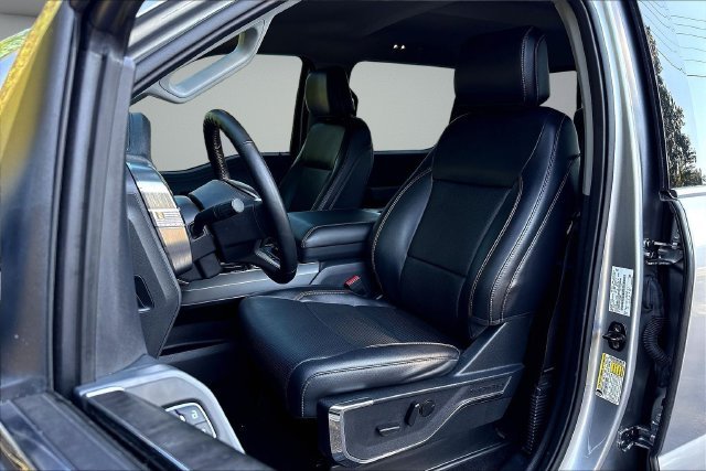 Used 2023 Silver Ford Lariat image 23