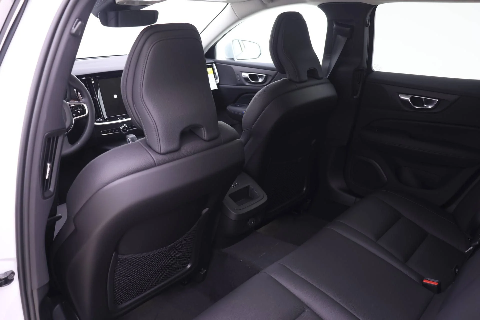 New 2026 Crystal White Volvo Plus image 13