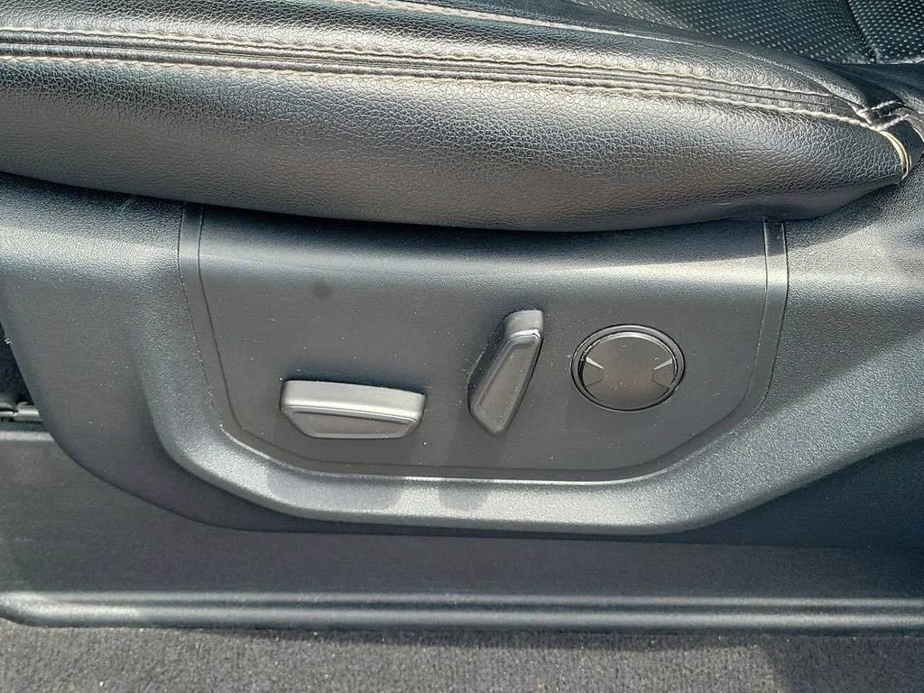 Used 2021 White Ford Lariat image 20