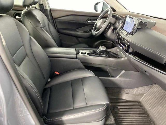 Used 2023 Gray Nissan SL image 11