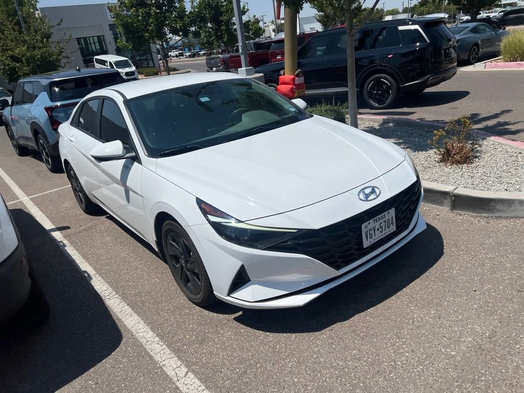 Used 2023 White Hyundai Blue image 1
