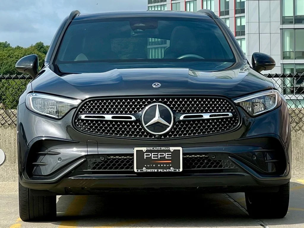 Certified Used 2024  Mercedes-Benz GLC 300 image 3