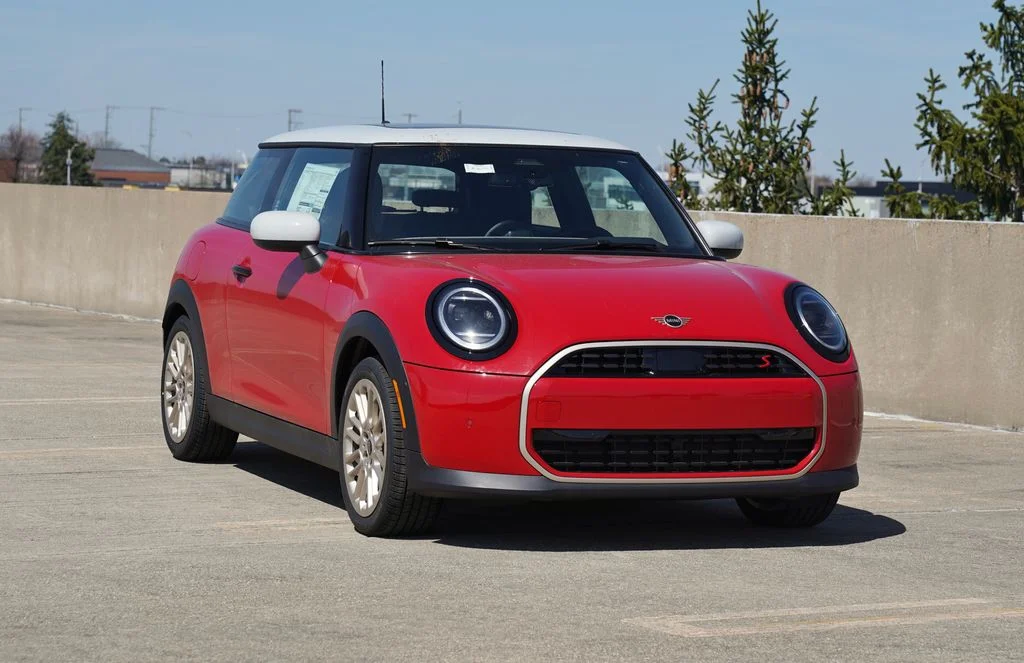 2026 MINI Hardtop Cooper S Signature's photo