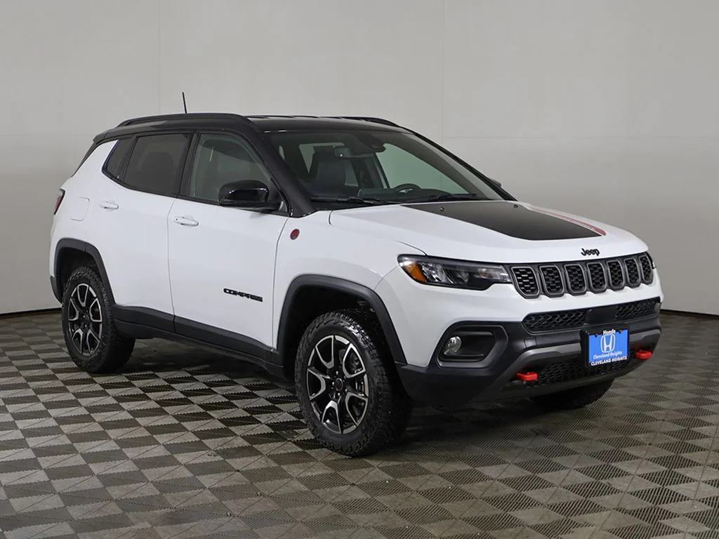 Used 2025 Bright White Clearcoat Jeep Trailhawk image 54