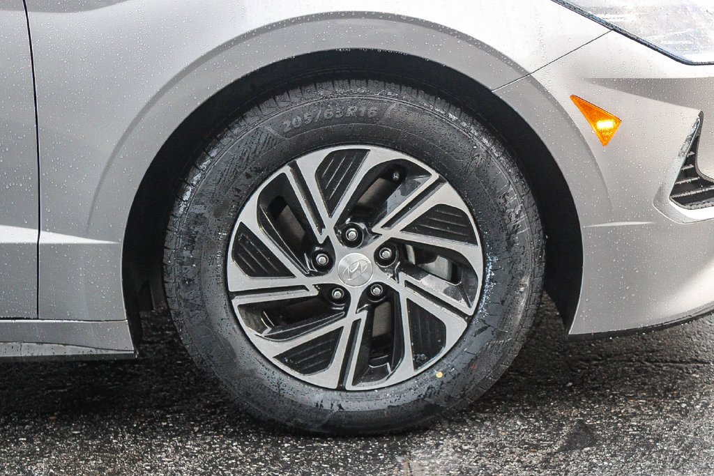 Certified Used 2023 Silver Hyundai Blue image 13