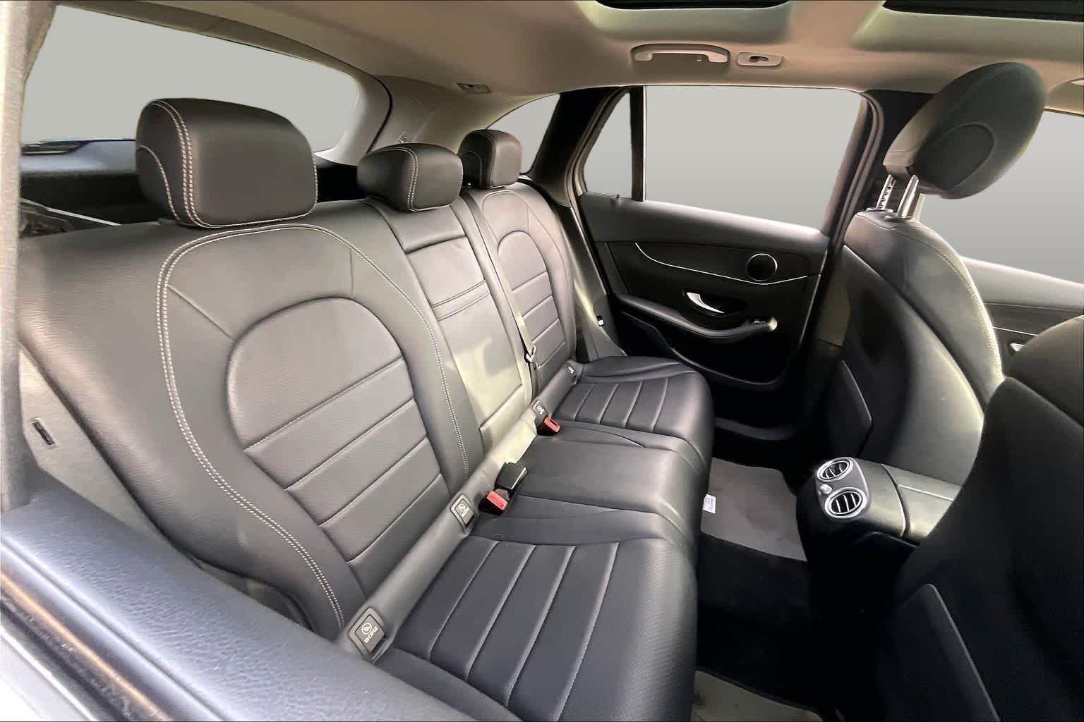 Used 2016  Mercedes-Benz GLC 300 image 17