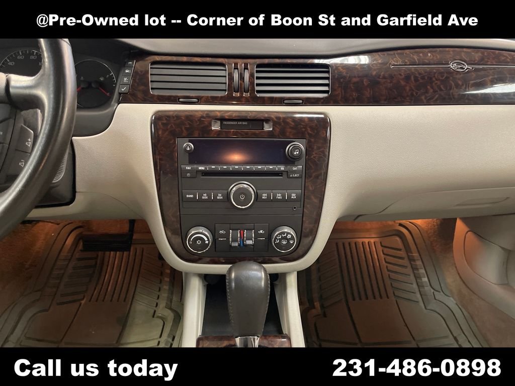 Used 2012 White Chevrolet LT image 19