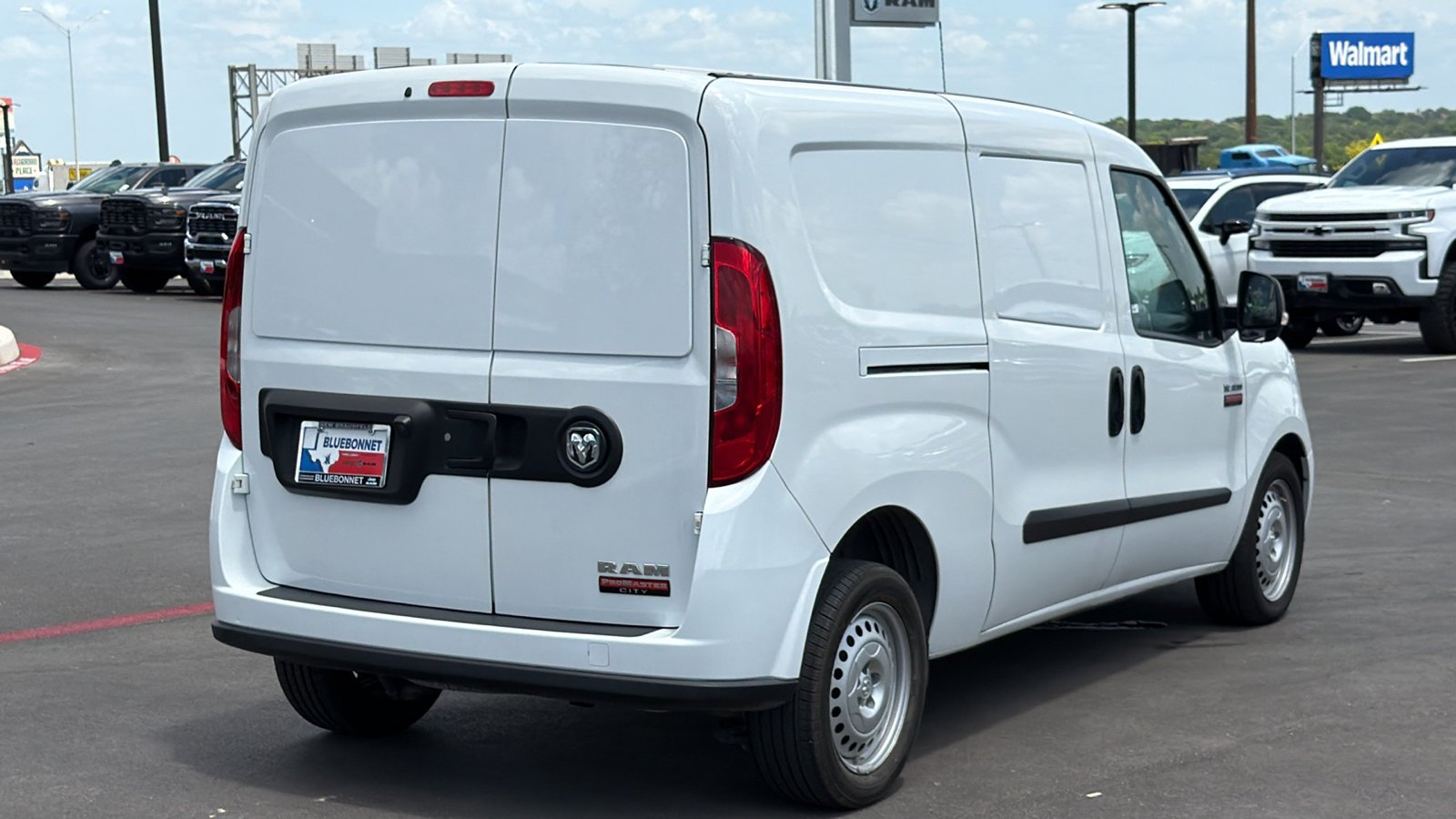 Used 2022 Bright White Ram Tradesman image 5
