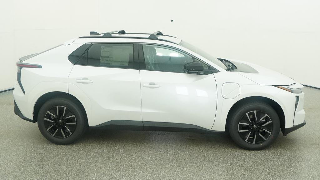 New 2026 Wind Chill Pearl Toyota XLE image 40