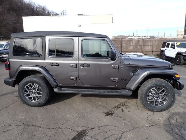 New 2026 Granite Crystal Metallic Clear-Coat Exterior Paint Jeep Sahara image 8