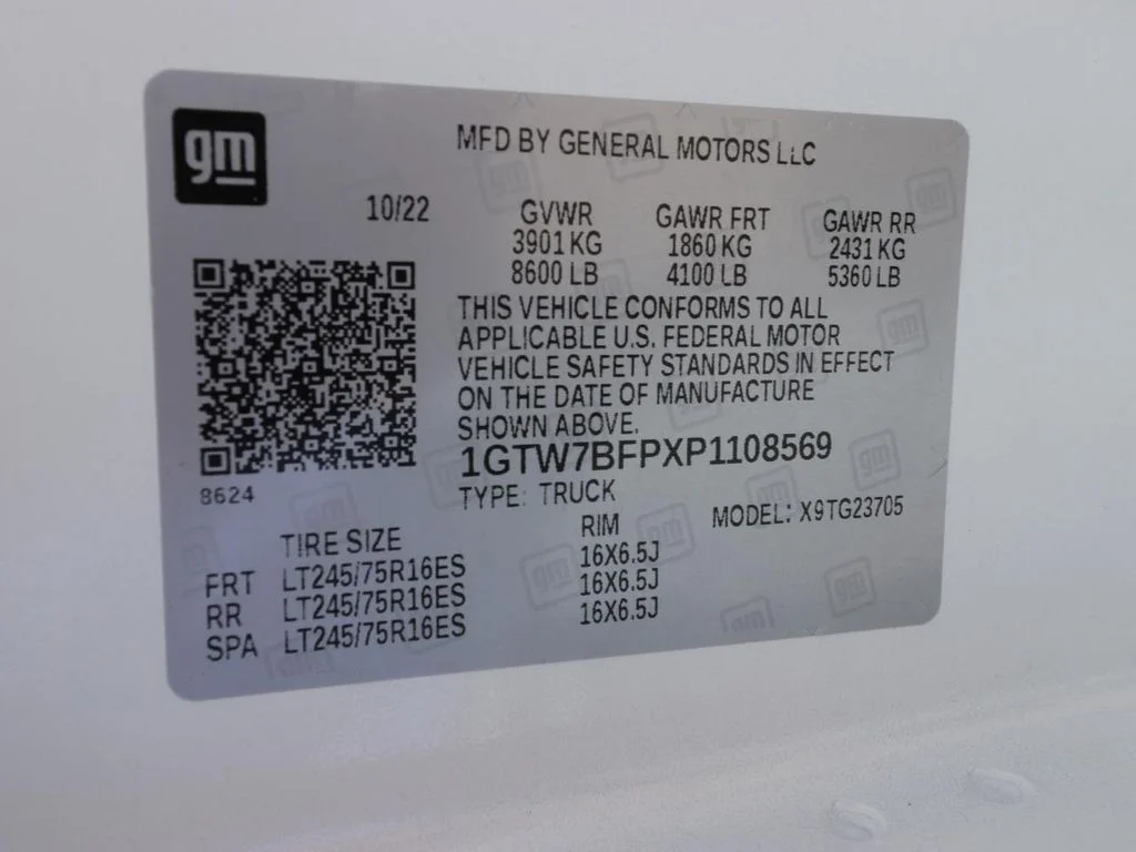 Certified Used 2023 White GMC Work Van image 21