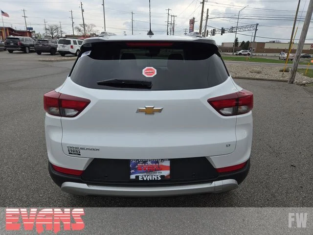 Used 2024 White Chevrolet LT image 27