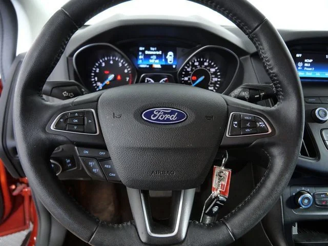 Used 2018 Red Ford SE image 19