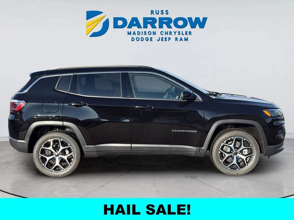 New 2026 Diamond Black Crystal Pearl-Coat Exterior Paint Jeep Limited image 6