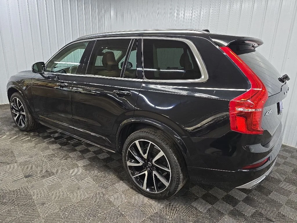 Used 2021 Black Volvo T6 Momentum image 9