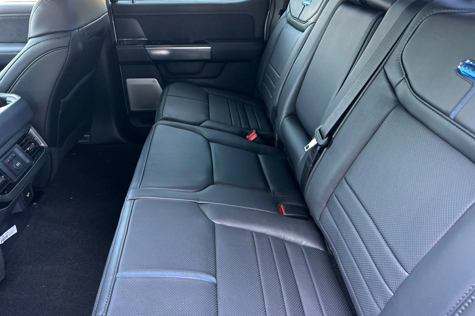 New 2026 Star White Metallic Tri-Coat Ford F-350® Platinum® image 8