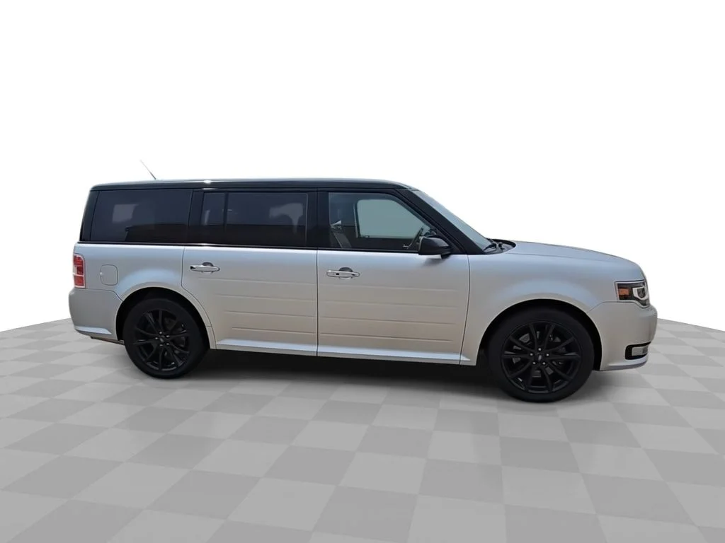 Used 2017 Silver Ford Limited image 9