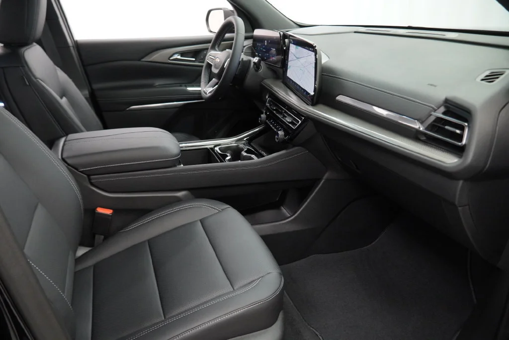 New 2027 Mosaic Black Metallic Chevrolet LT image 38