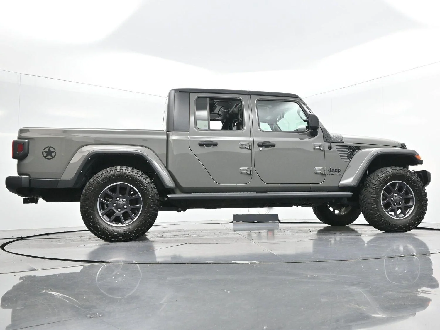 Used 2022 Sting-Gray Clearcoat Jeep Overland image 48