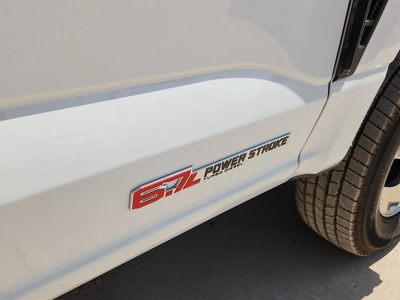 New 2027 Oxford White Ford XL image 11