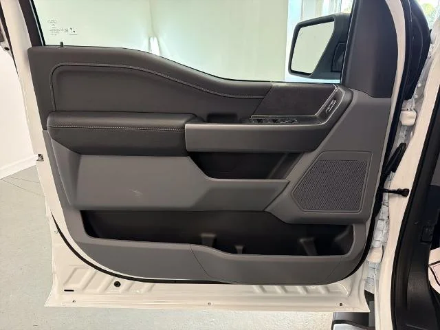 New 2026 Oxford White Ford XLT image 29