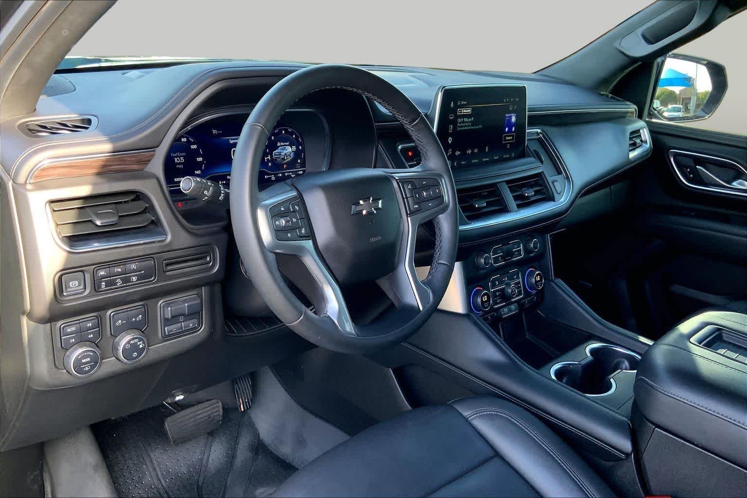 Used 2024 Black Chevrolet Z71 image 17