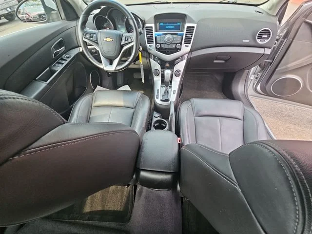 Used 2011 Silver Chevrolet 2LT image 23