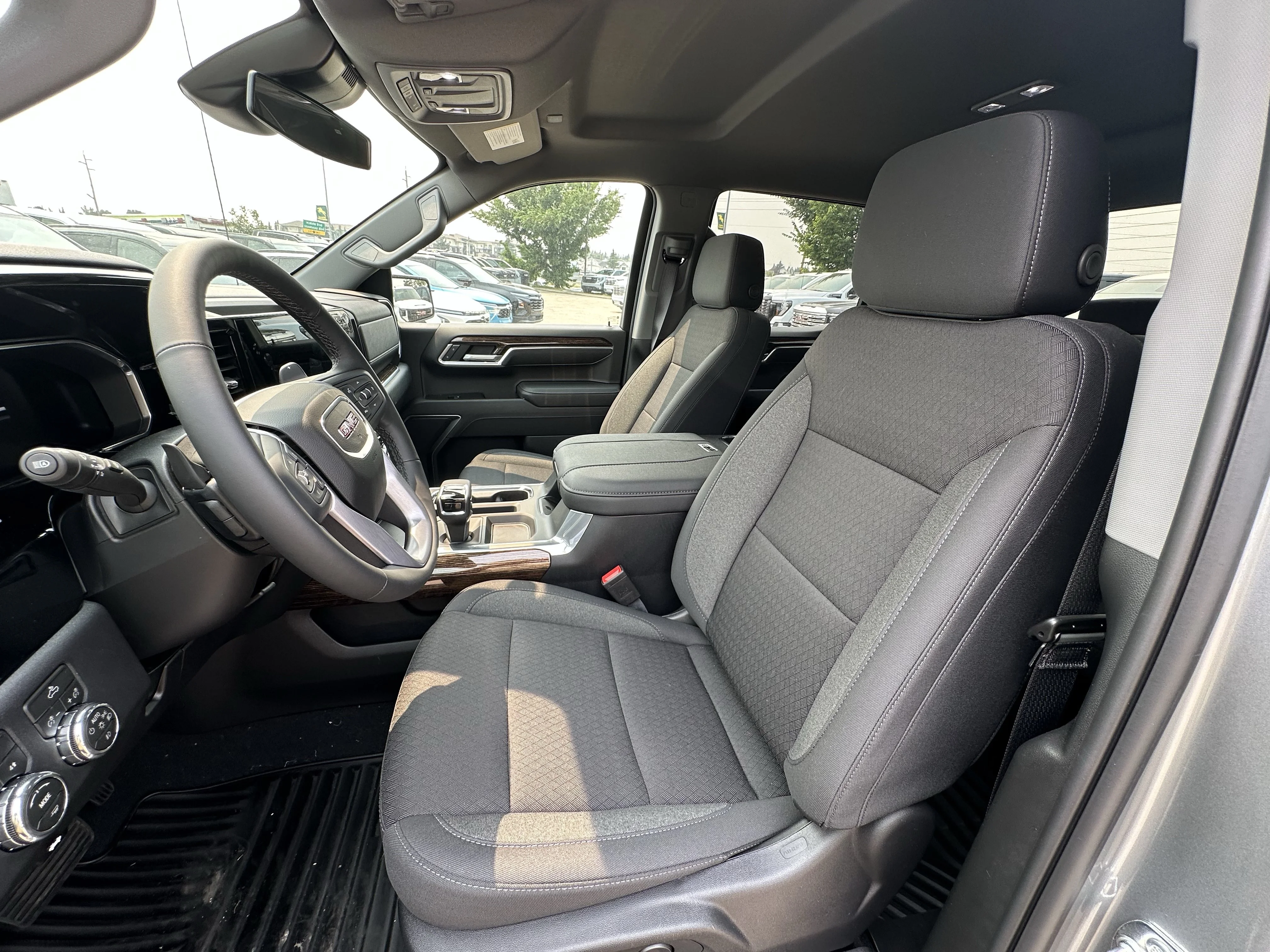 New 2026 Sterling Metallic GMC Elevation image 10