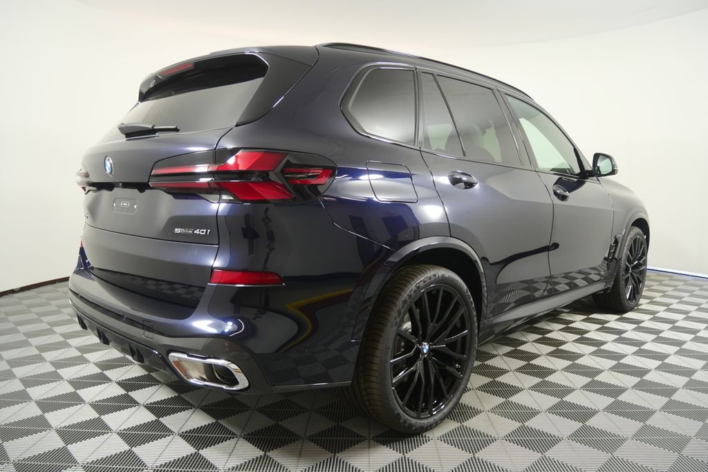 New 2026 Carbon Black Metallic BMW sDrive40i image 3