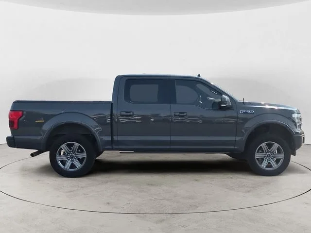 Used 2018  Ford Lariat image 4