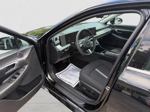 Used 2024 Onyx Black Hyundai SEL image 15
