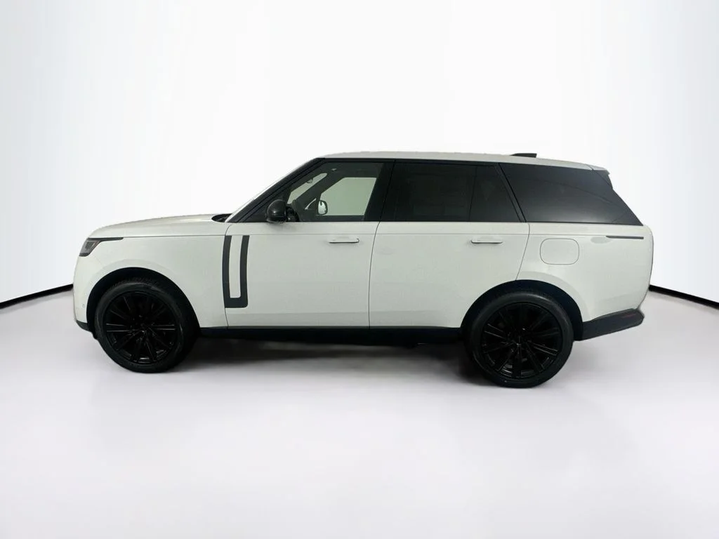 New 2026 Fuji White Land Rover SE image 8