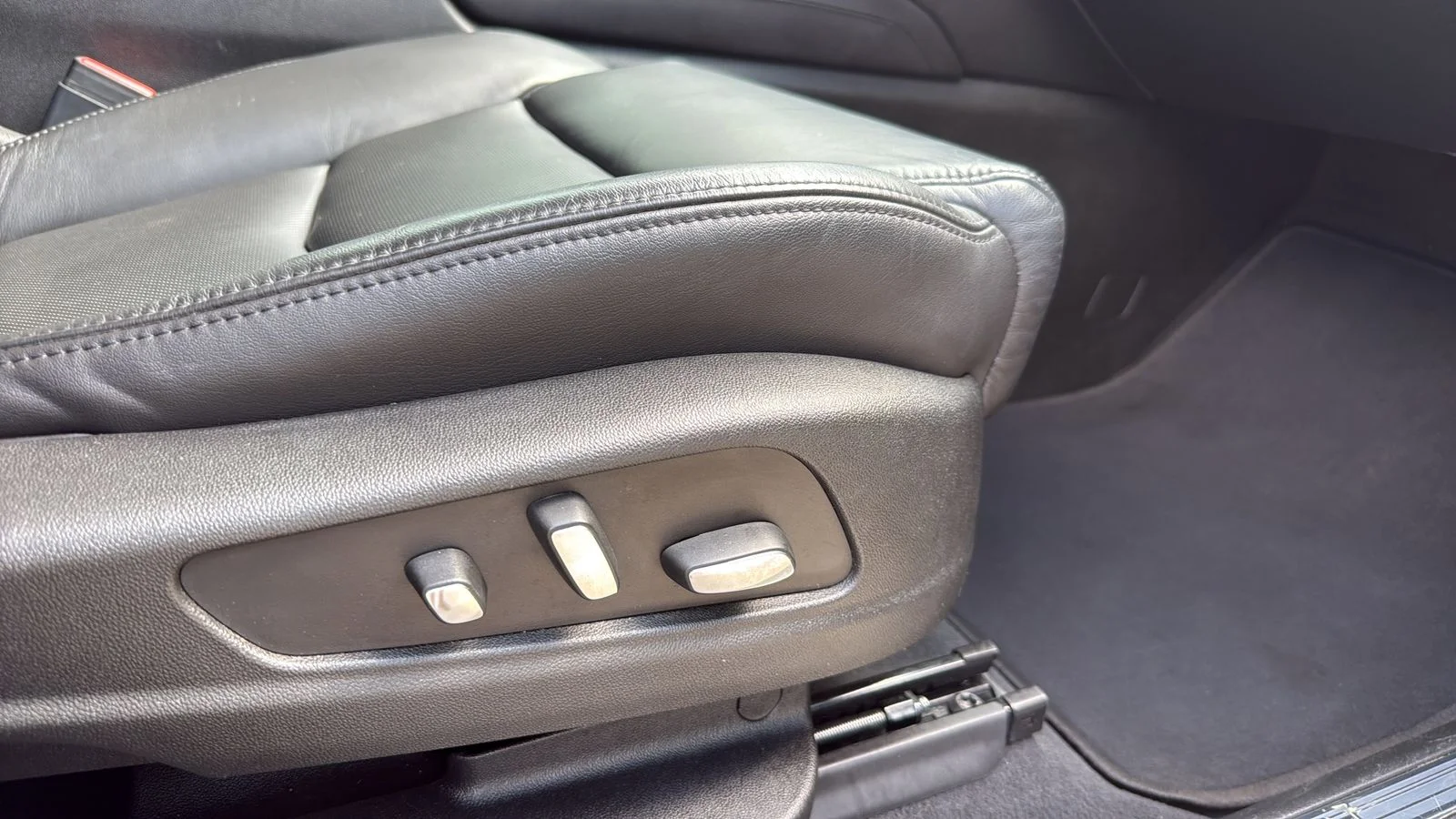 Used 2017 Black Cadillac Luxury image 23