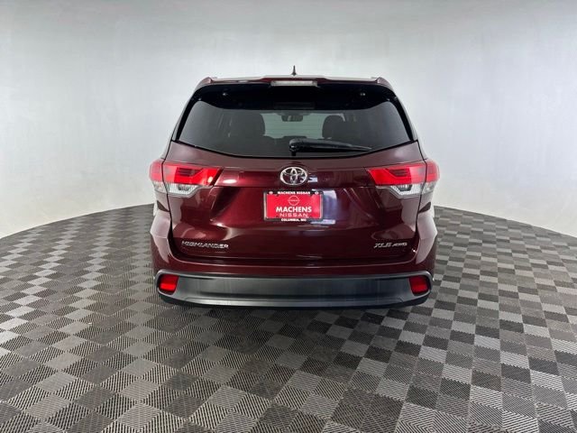 Used 2018 Red Toyota XLE image 7