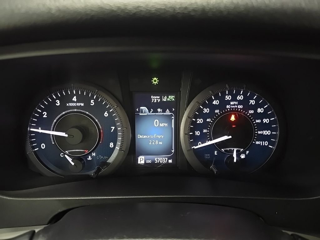 Used 2020 White Toyota XLE image 22