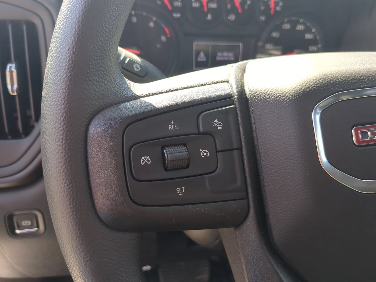 2026 GMC Sierra 3500 Chassis Cab Pro - Photo 33