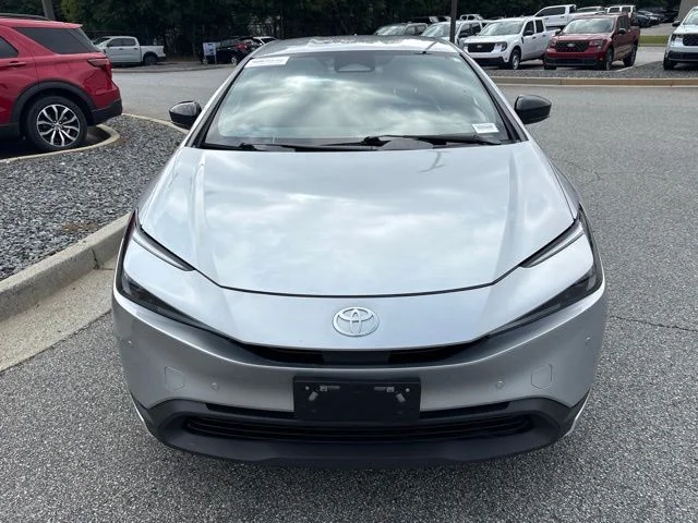 Used 2025  Toyota LE image 3
