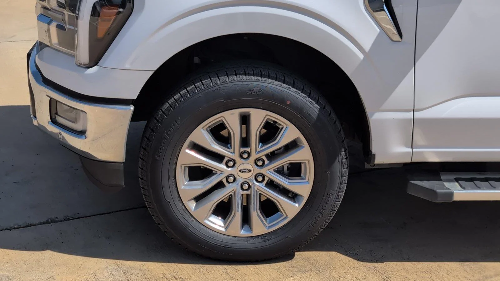 Used 2024 Oxford White Ford LARIAT image 11