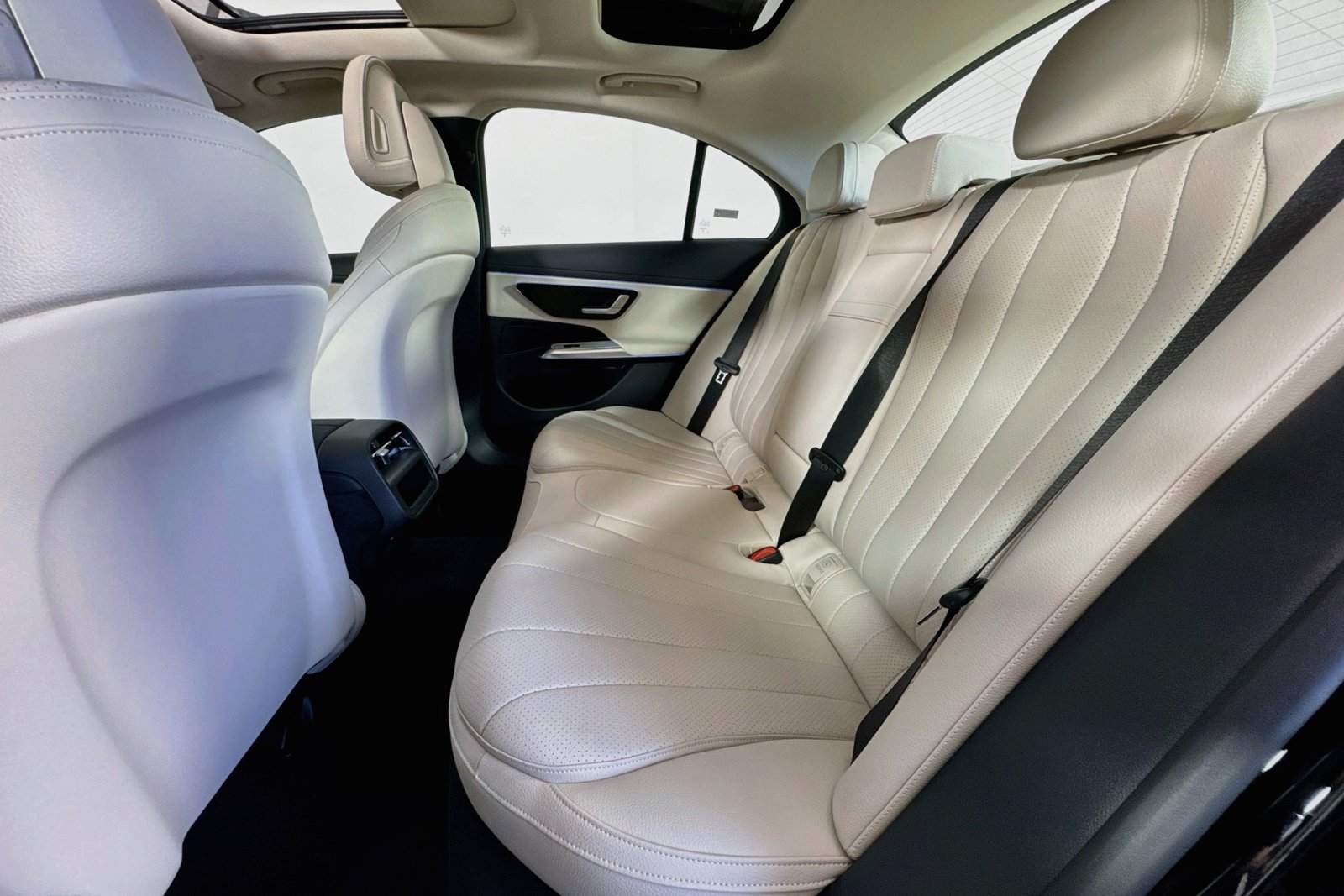 New 2027 Black Mercedes-Benz E 450 image 22