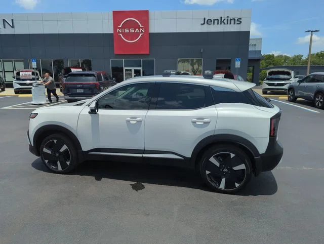 Used 2025 White Nissan SR image 10